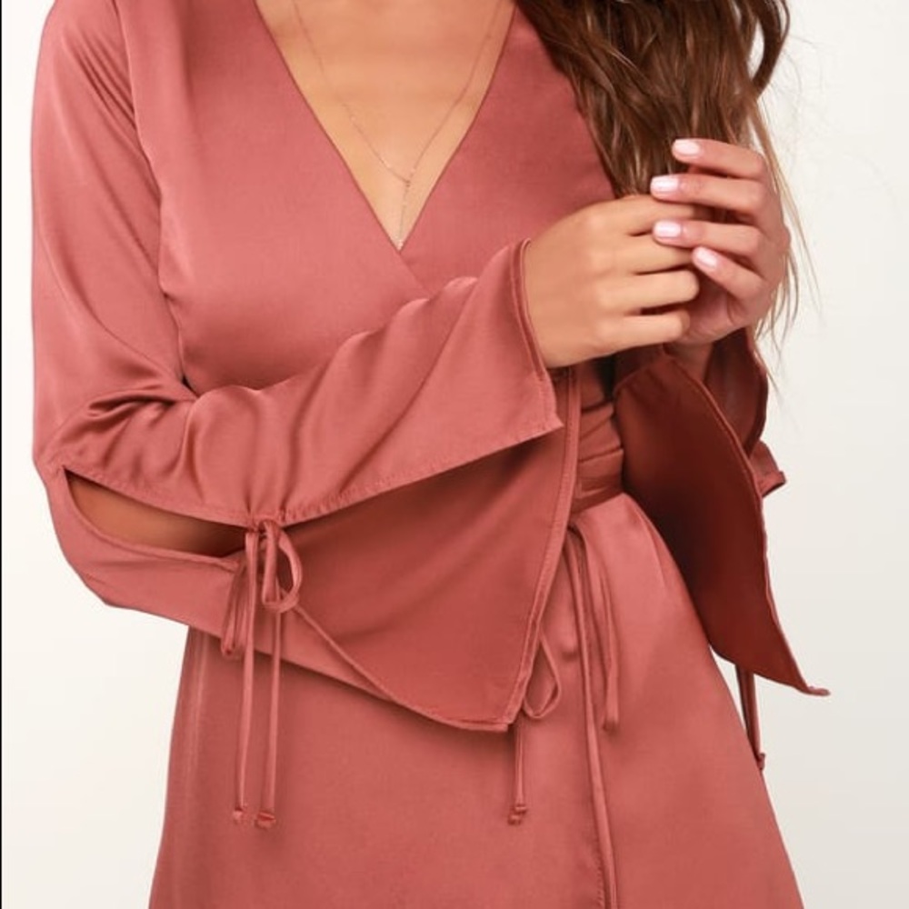 Lulu’s Wrap Dress NWT - Picture 3 of 4